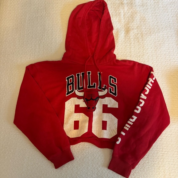 Urban Outfitters Other - Chicago Bulls Cropped Hoodie - Size Medium